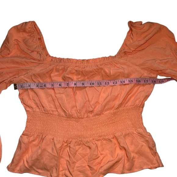 SO® Cropped Smocked Waist Top Size L - Picture 3 of 5